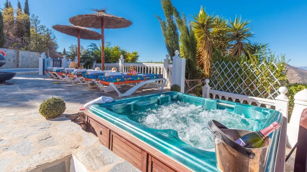 Holiday home Villa El Arco Iris De La Montana Sayalonga By Ruralidays