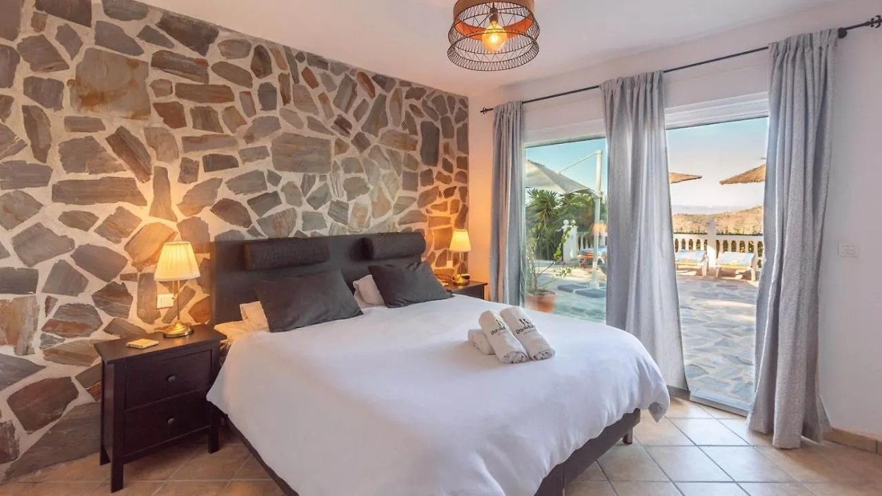 Holiday home Villa El Arco Iris De La Montana Sayalonga By Ruralidays